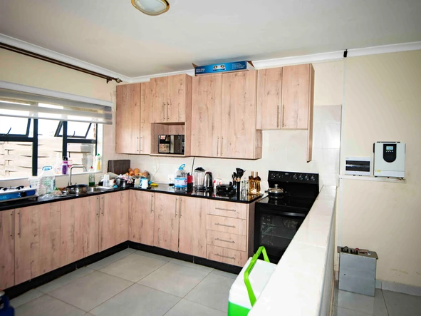 3 Bedroom Flat & Apartment