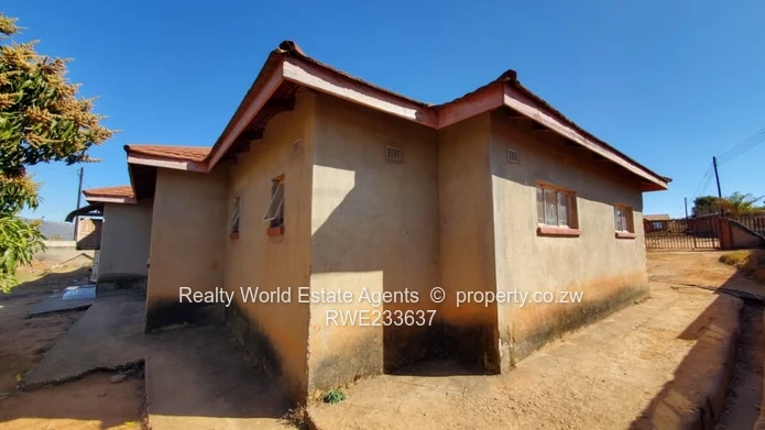Four Beds House To Let In Chinhoyi Mapako Low Density