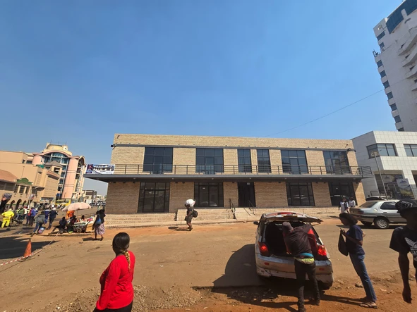 Prime CBD Shops for Sale,Sectional Title Deed,from 5sqm to 40sqm along Kaguvi @9500/sqm.deposit 50%