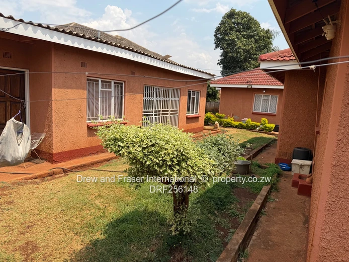 WestgateArea D 4-Bed Home: Gated, Borehole $220k