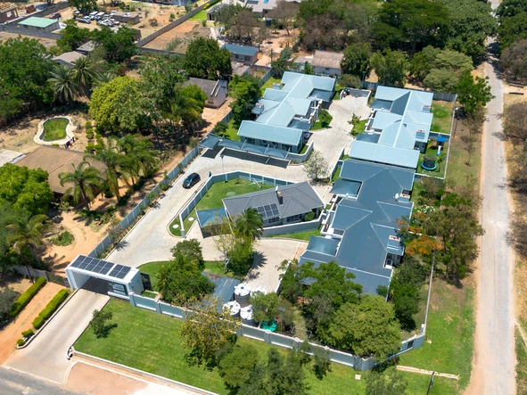 3 Bedroom Flat & Apartment