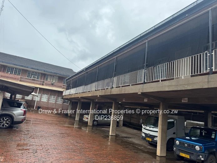 Msasa Office Complex and a warehouse -3050m² on 5000m² land 