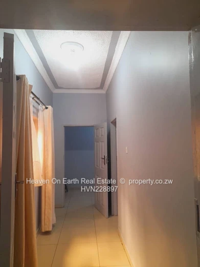 3 beds available in Glen Lorne