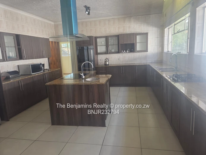 Fully Furnished Home In Greendale