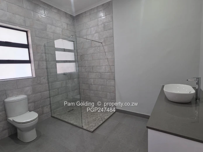Sleek & Stylish 3 Bedroom Ensuite Residence