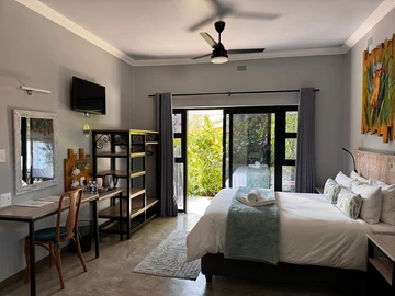 Hotel & Lodge