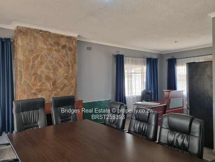 3 BEDS on 1004sqm With  TITLE DEED (Sole Mandate)