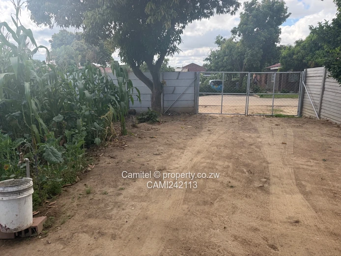 Glenview 1,Corehouse sitting on 200sqm with borehole 