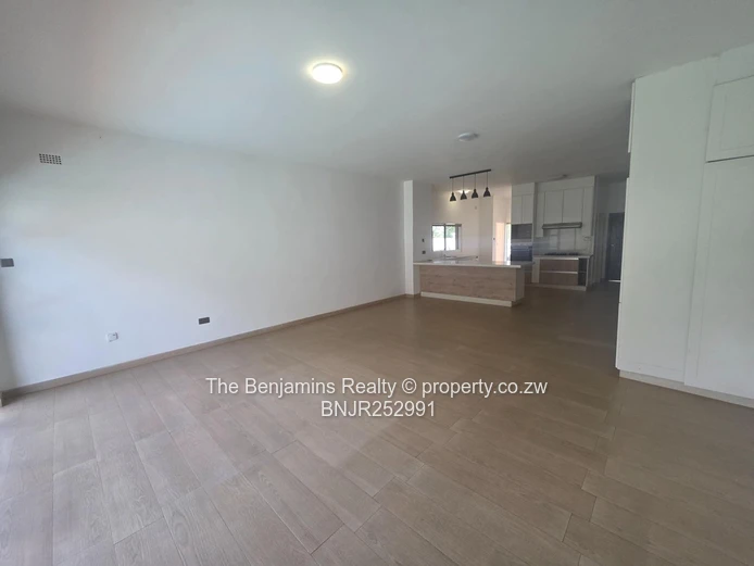 Four Bedroom Townhouse In Avondale