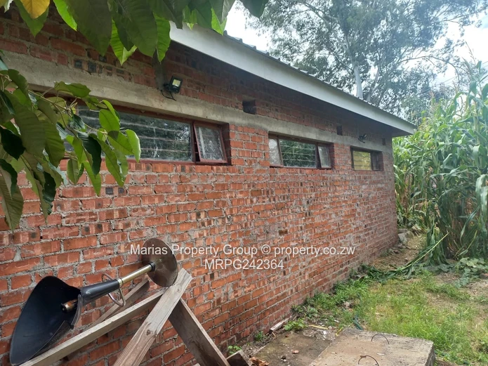 Greendale Brick Townhouse Complex - Furnished, Borehole