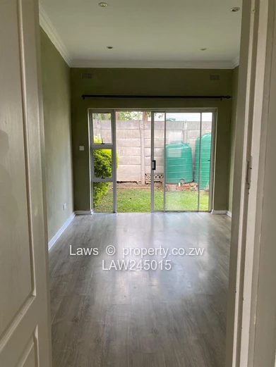 Newlands Flat to Let