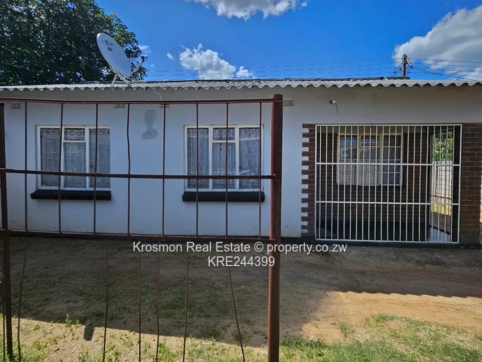 4-Bed Home with 2 bedroomed Flatlet, Garden in Marondera/morningside