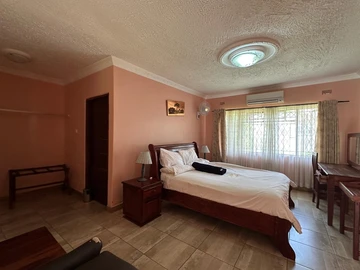 8 Bedroom House