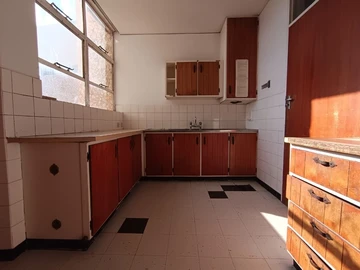 2 Bedroom Flat & Apartment