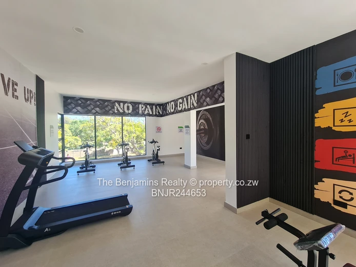 Modern 2-Bed Strathaven Duplex - Pool & Borehole