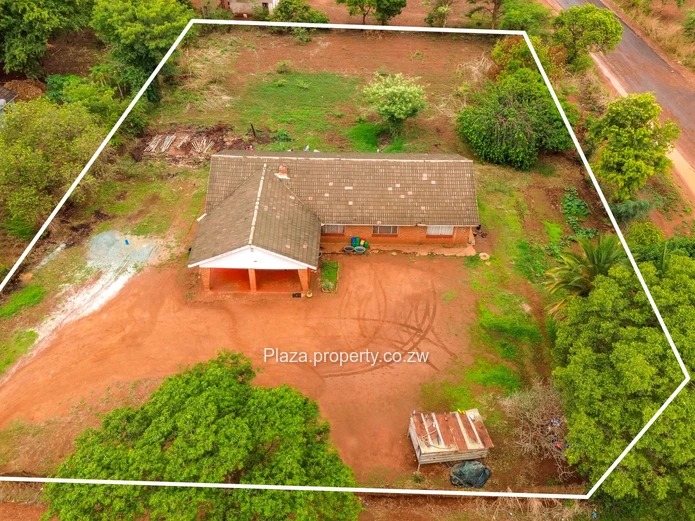 Spacious 4-Bedroom Home on 3045sqm in Chegutu Low-Density – Sykes Street