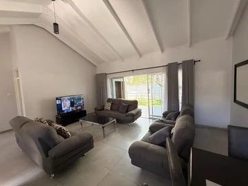 3 Bedroom Flat & Apartment