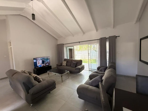 3 Bedroom Flat & Apartment