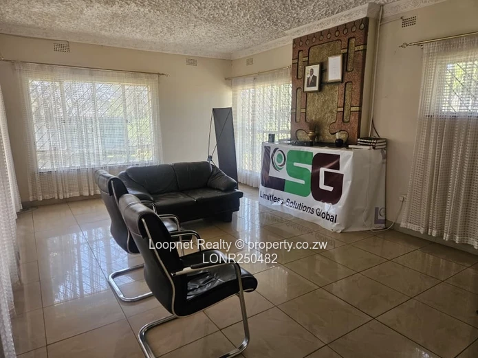 Spacious 300 sqm Office on 500 sqm with Borehole – Eastlea