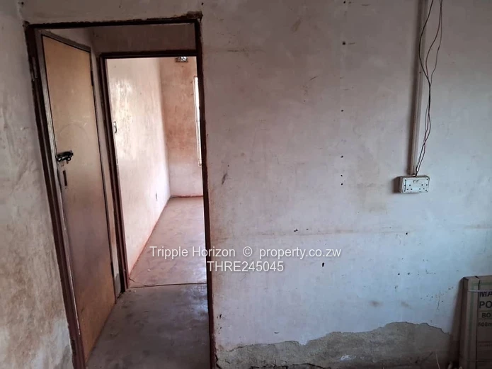 6-Bed Home in Granary Park - Walled, Verandah & Carport