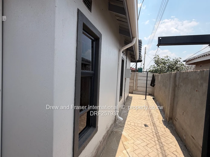 Fidelity Southview Park Neat 4 beds for sale $85k