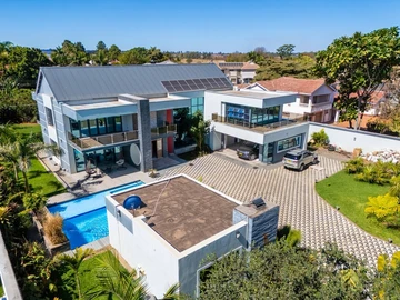 6 Bedroom House