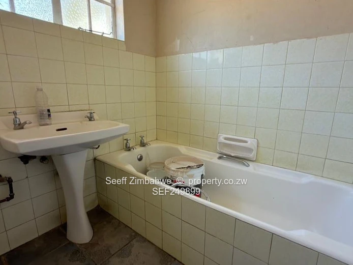 Charming & Secure 4-Bedroom Family Home in Bluffhill