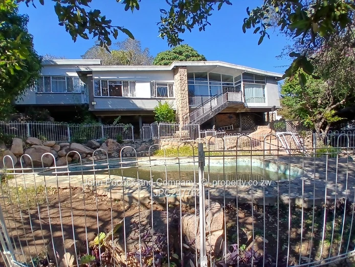 Exquisite Living in Burnside!