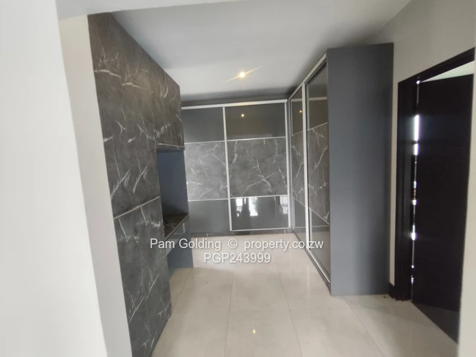 Elegant 6-Bedroom Luxury Home To Let in Glen Lorne