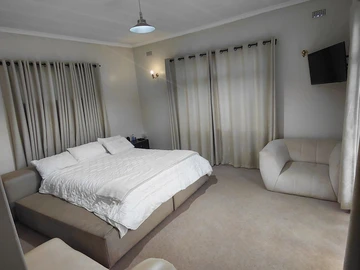10 Bedroom House