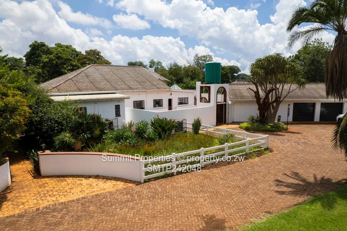 6 Bedroom House for Sale in Helensvale