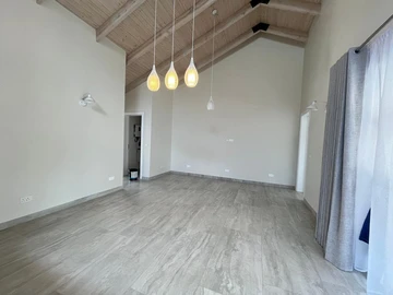 3 Bedroom Flat & Apartment