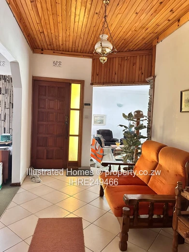 Charming Residence on Orange Grove Drive