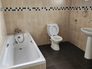 3 Bedroom Garden Flat