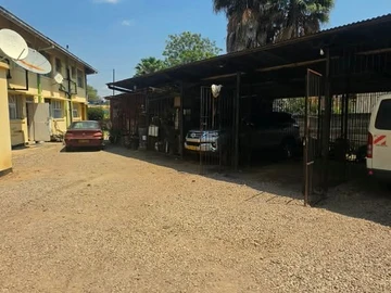2 Bedroom Flat & Apartment