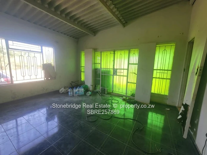 3 Bedroomed House on 1.045Ha in Douglasdale For Sale