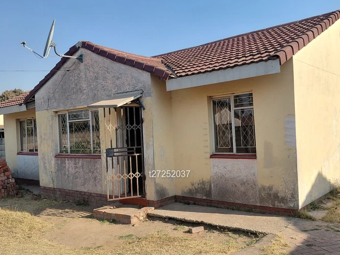 Houghton Park House To Let