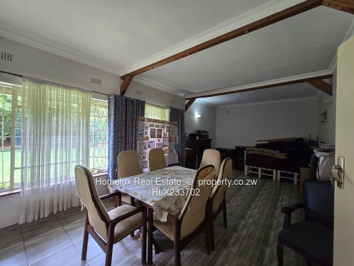 Elegant Eastlea 5-Bedroom Family Home with Separate Cottage |