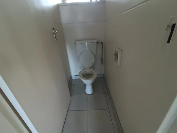 2 Bedroom Flat & Apartment