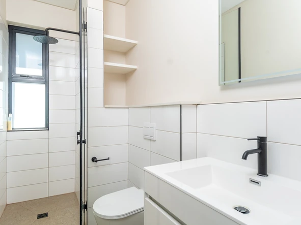 3 Bedroom Flat & Apartment