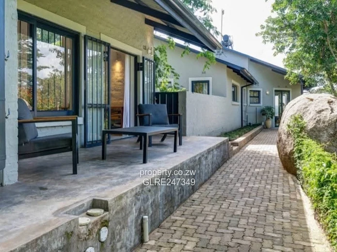 Greendale 4-Bed Home on 4 Acres — Pool, Borehole & Views