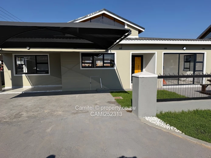 Modern Arlington 4-Bed Townhouse,Borehole ,Solar & 24hr Security