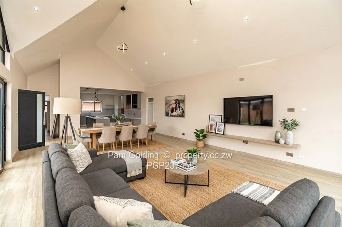 Modern 4 Bedroom home with a prolific borehole