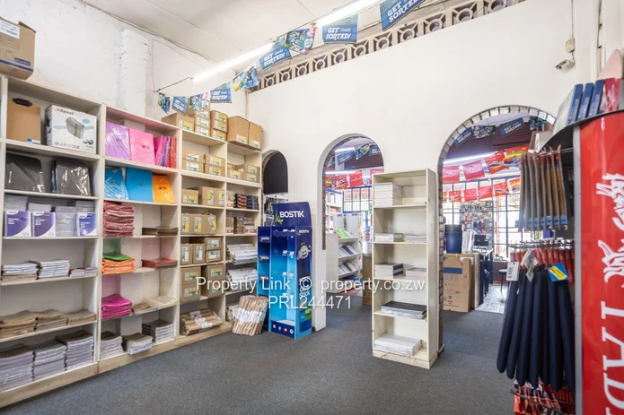 Main Road Frontage Double Stand Opportunity