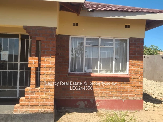 Corner Stand Property For Sale In Chitungwiza Unit N
