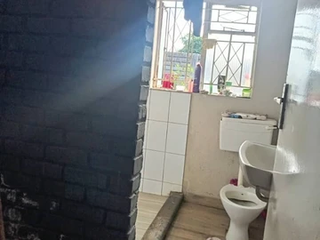 2 Bedroom Flat & Apartment