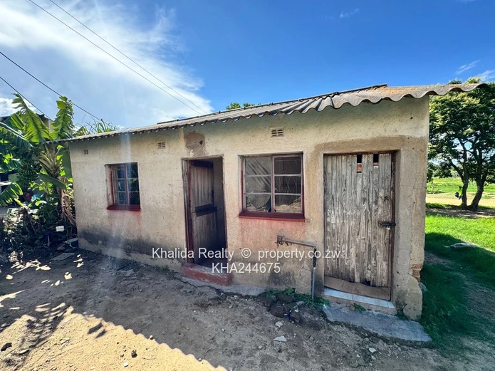 Karoi 2 bedroomed co house for rent 