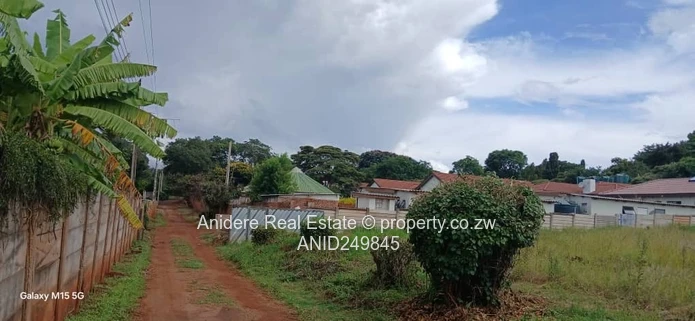 2000m² Stand Quinnington | Harare North, Gravel Road.Subdivision permit, Red soils,  Parent deed. 