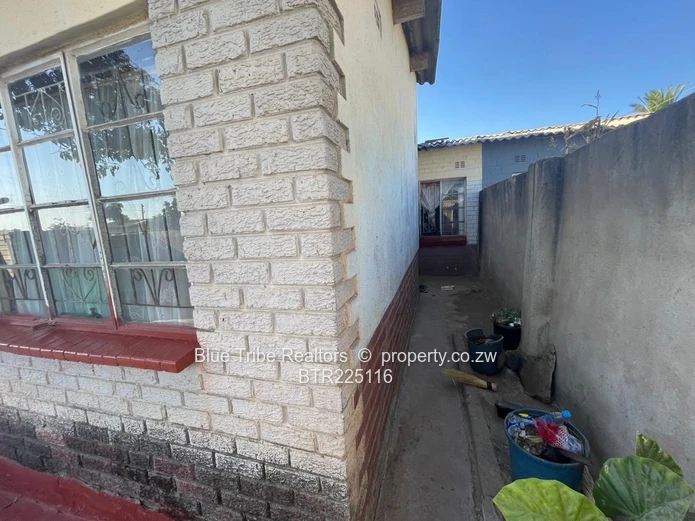 House For Sale In Mabvuku