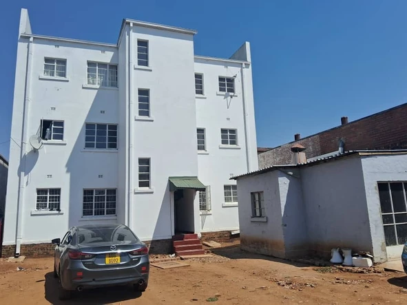 2 Bedroom Flat & Apartment